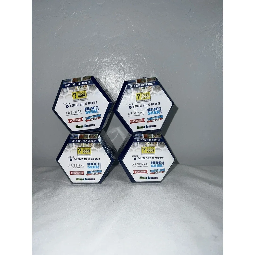 Roblox DevSeries Lot of 4 Blind Mystery Figures  Series 1‎ with Code New Sealed